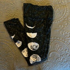 Yoga Democracy Moon Leggings (Navy)